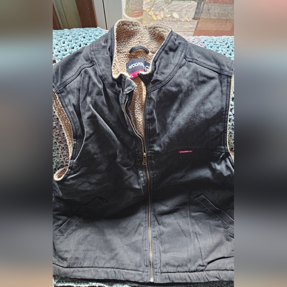 Wolverine Black and Brown Fleece-Lined Vest XL